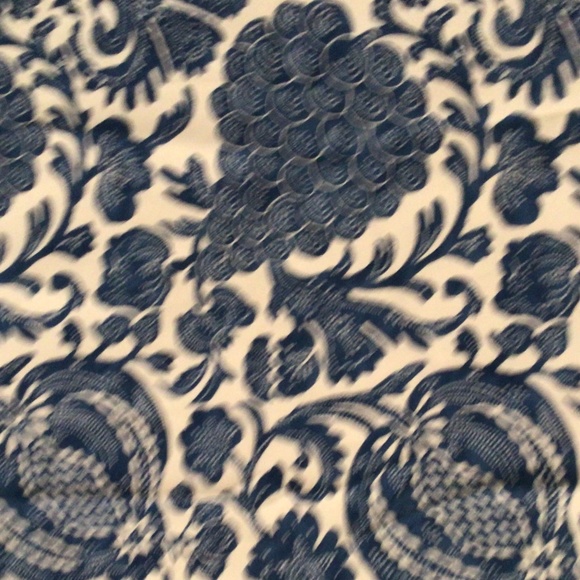 P Kaufman Pomegranate Blue and Cream Designer Fabric Remant - Picture 2 of 5